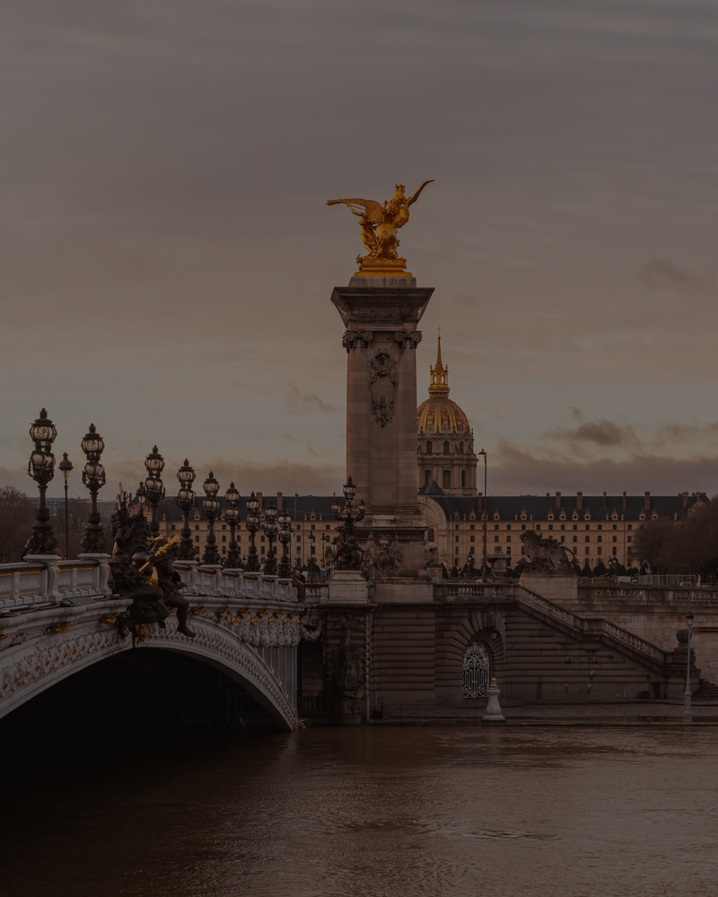 Né à Paris